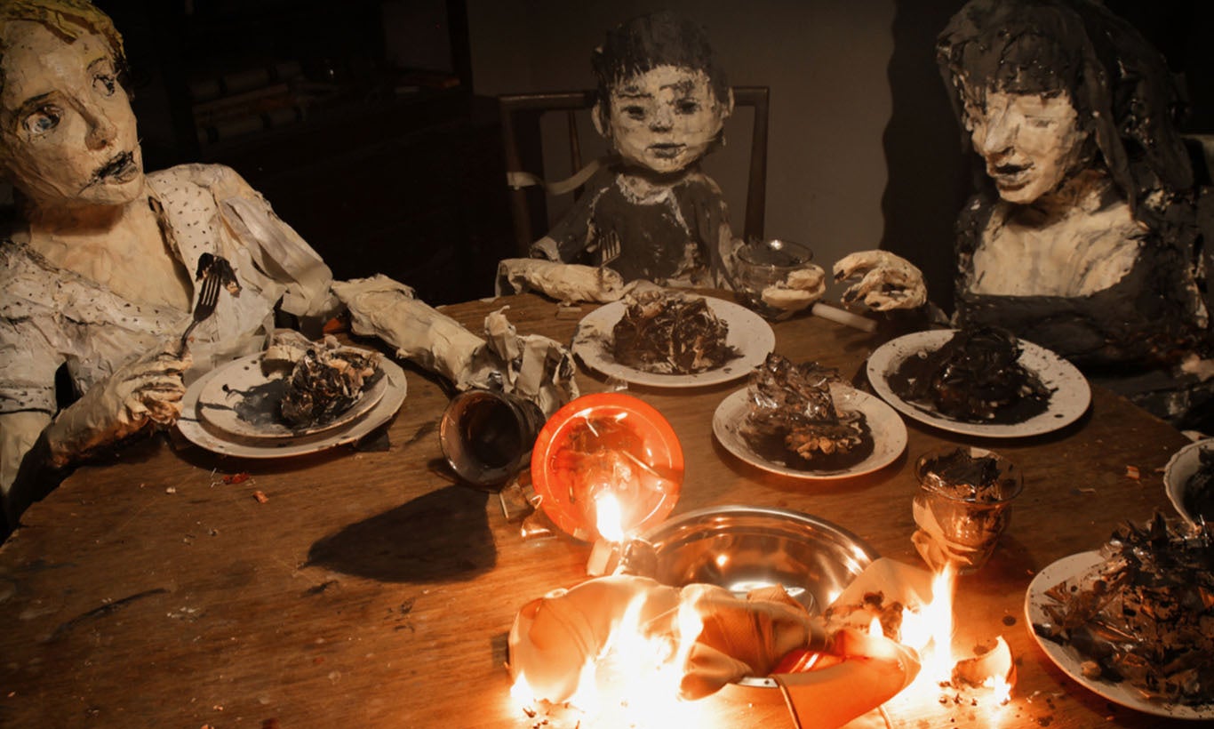 【メトロン星人】純金ミニフィギュア。300体限定、シリアルナンバー入りの特製シール付き！専用の木製コレクションケースでお届け