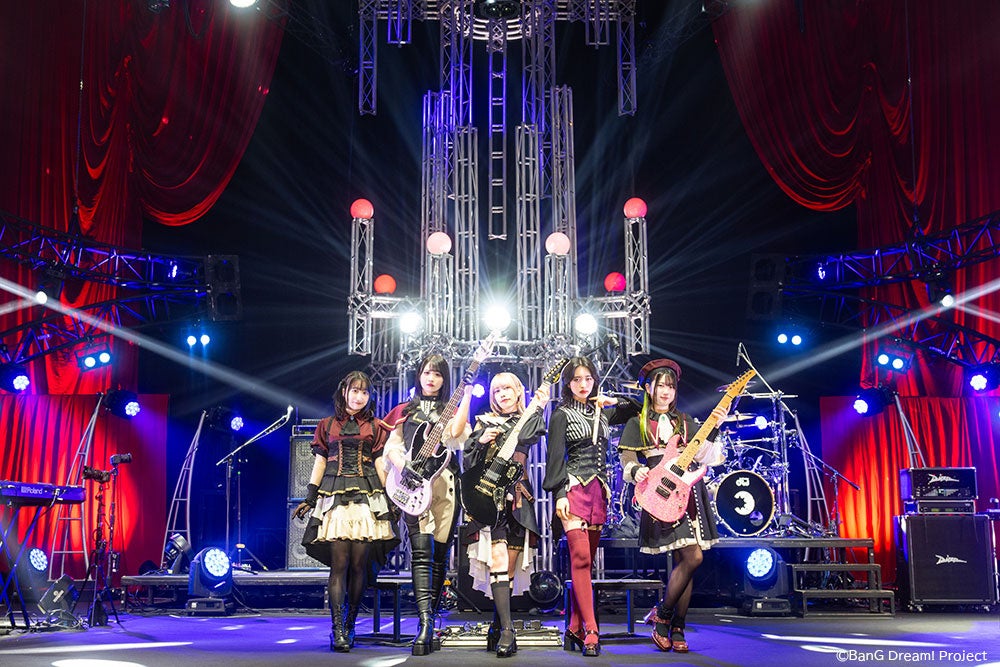 年末に開催のOWV・OCTPATHによる2DAYSワンマンライブ『TWO THRONE』コンセプトティザー解禁!OFFICIAL FANCLUBにて1次先行受付中