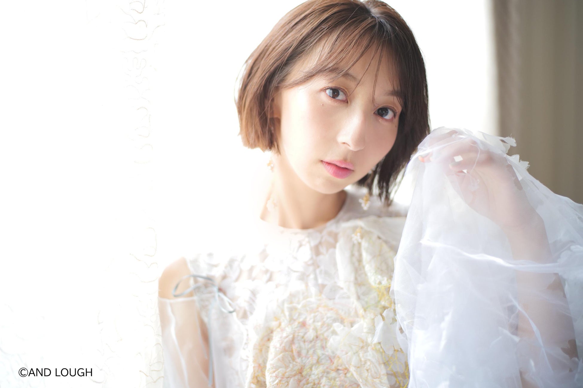 北川景子さんが人気手芸雑誌『COTTON TIME9月号』（8/7発売）に登場、ハンドメイド連載が決定！ リボンのミニハンドバッグ製作の様子を初公開