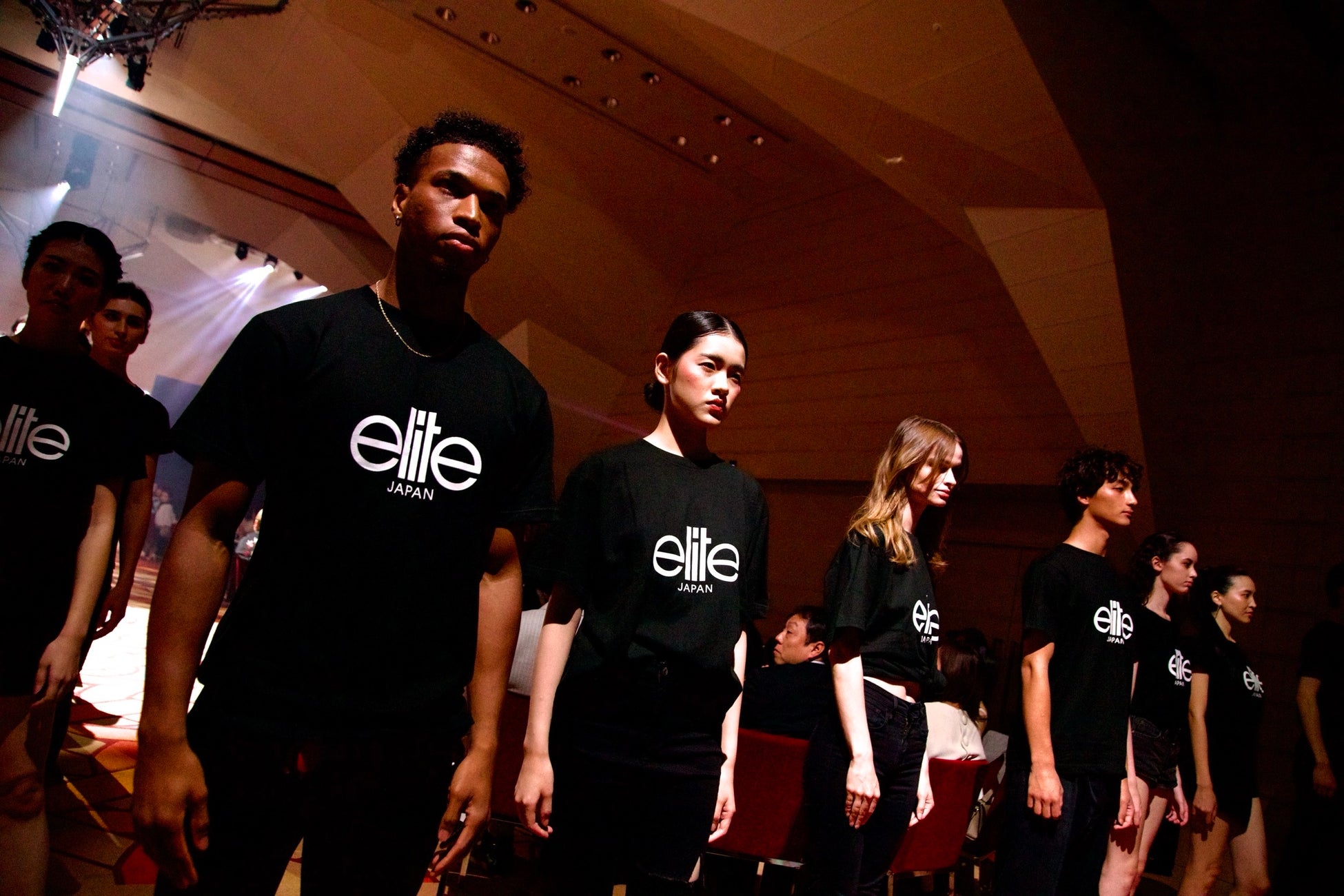 8月4日(月)9:00~瀬戸麻実さんによる人気の「ライトリフレクティング プリズマティックパウダー」新色発売記念ライブを開催!