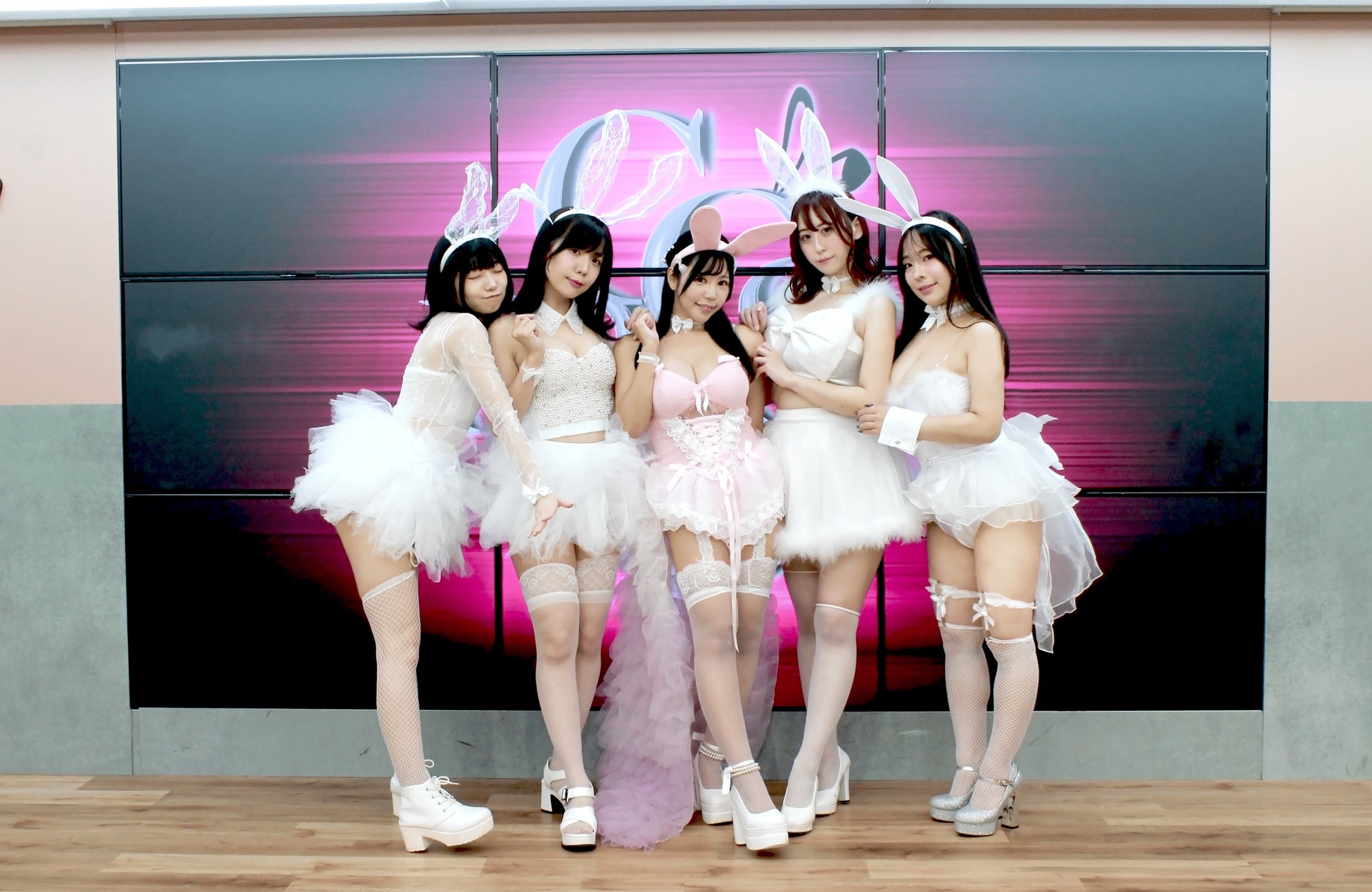 秋葉原の夜を飾る！夏のバニー祭り「コスマップトークショー＆撮影会vol.15」レポート