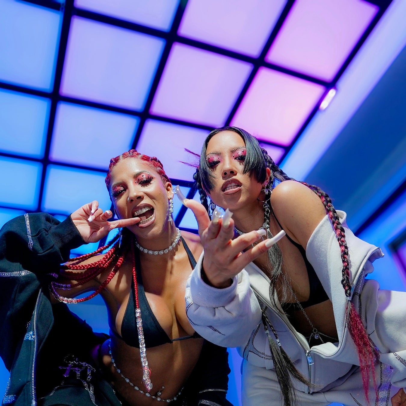 『Tokyo 7th シスターズ』、初の対バンライブ「4U×The QUEEN of PURPLE tWOMAN LIVE Can u feel “XX”??」DAY2オフィシャルレポートを公開!