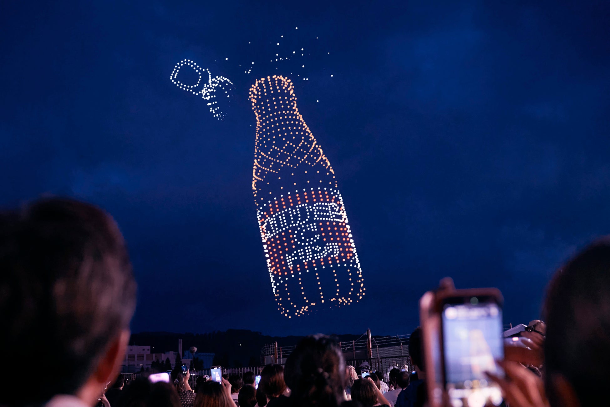 PEANUTS Cafe｜グラミー受賞アーティスト、Laufey(レイヴェイ)とのコラボレーションメニューが登場！