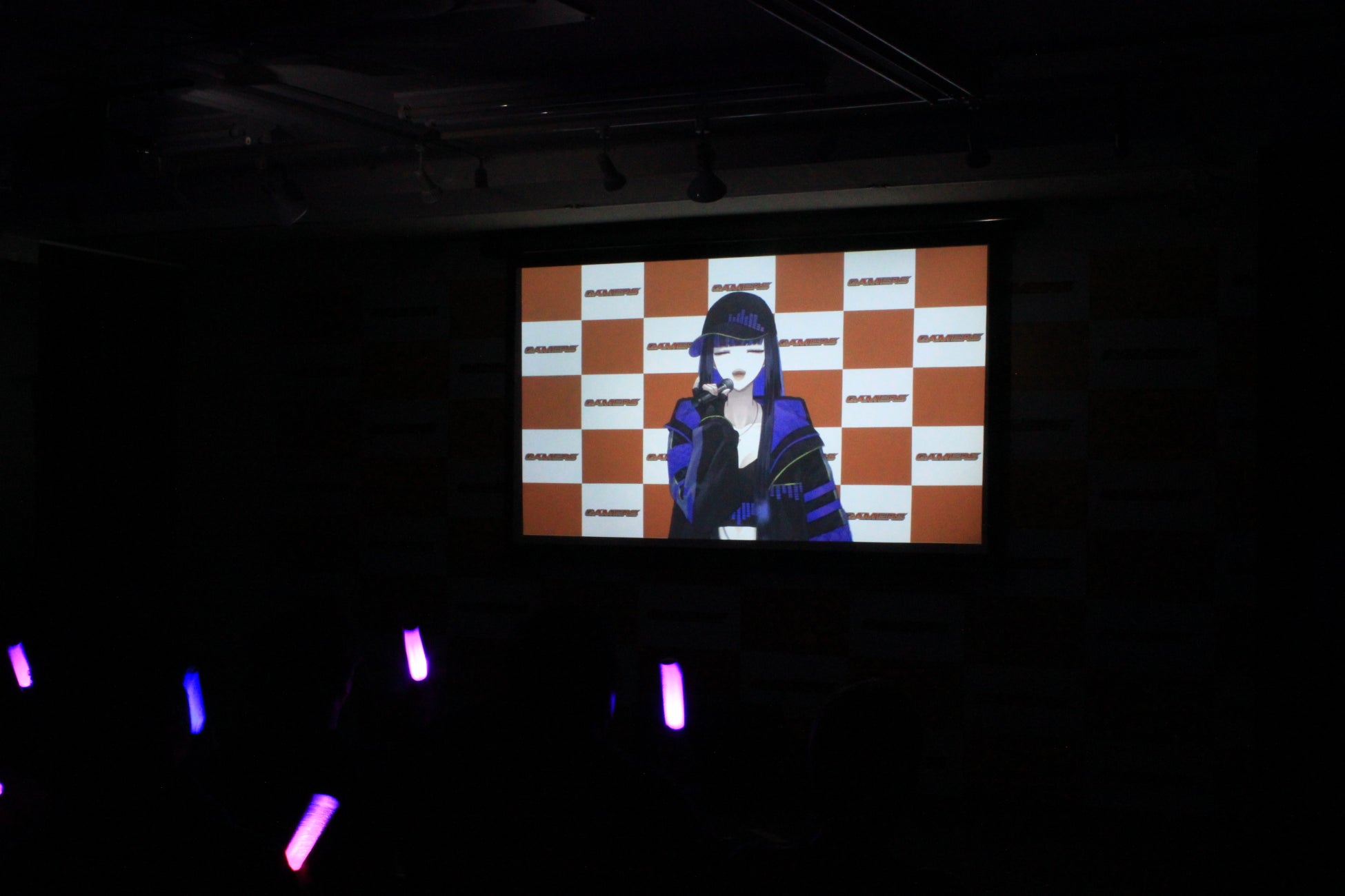 芸能生活45周年を迎えた 山田邦子主演! 音楽と笑いたっぷりのワンシチュエーション舞台 Room NO.925 第1回公演『ジャニス』開幕!