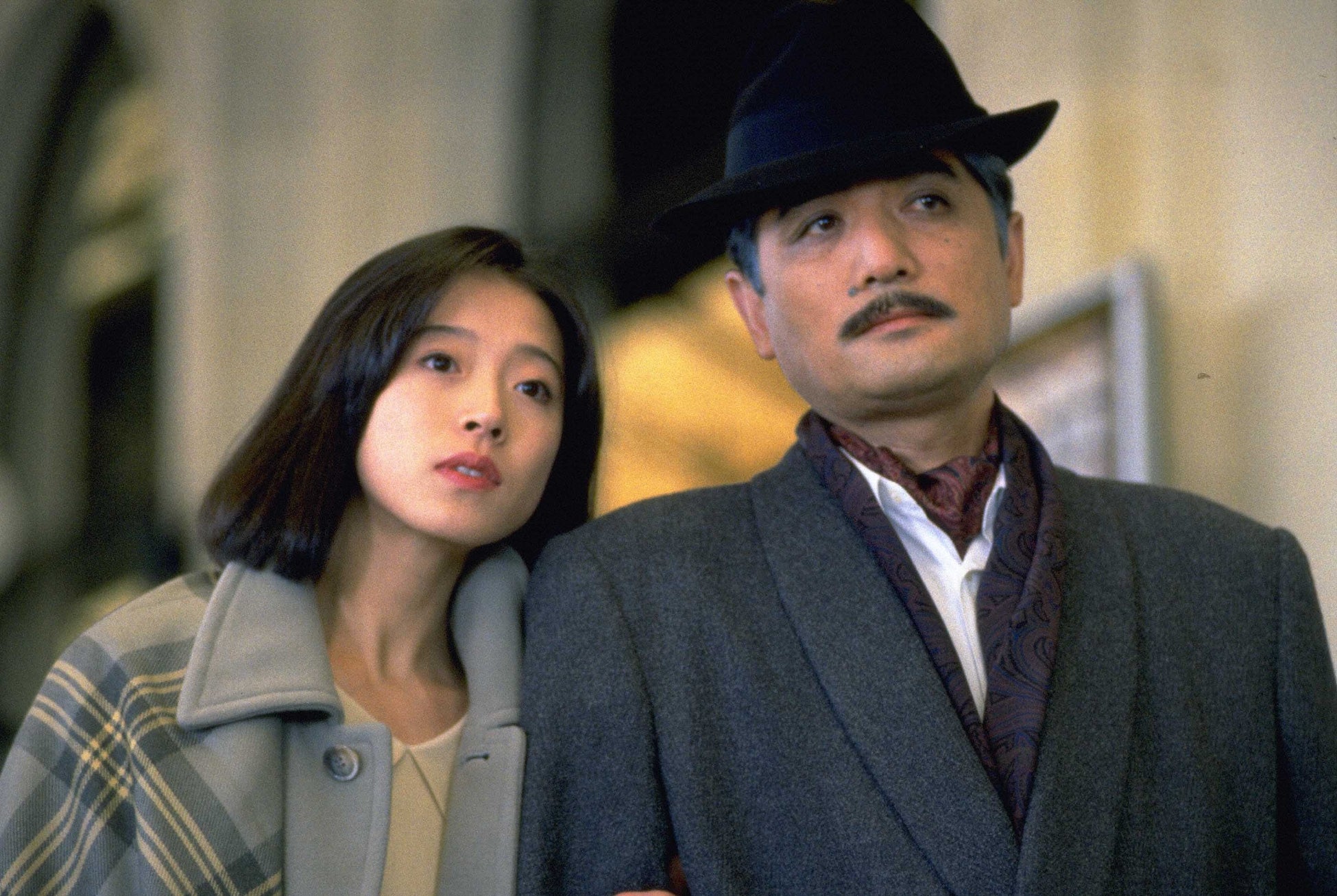 【McQueen】スキ・ウォーターハウスが「キャバレー・ヴェール」でマックイーンを着用