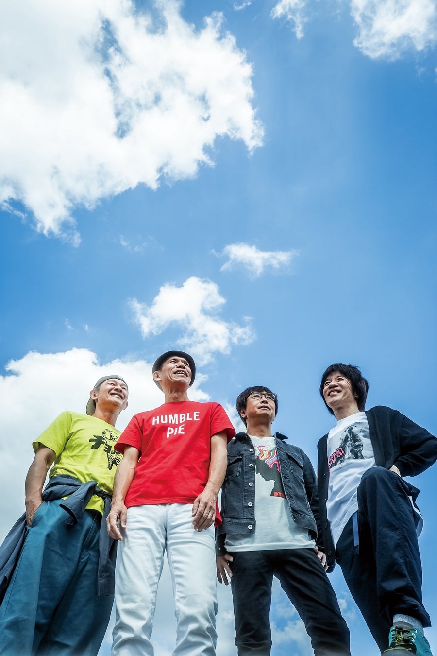 【McQueen】スキ・ウォーターハウスが「スパークルマフィン」ツアーでマックイーンを着用