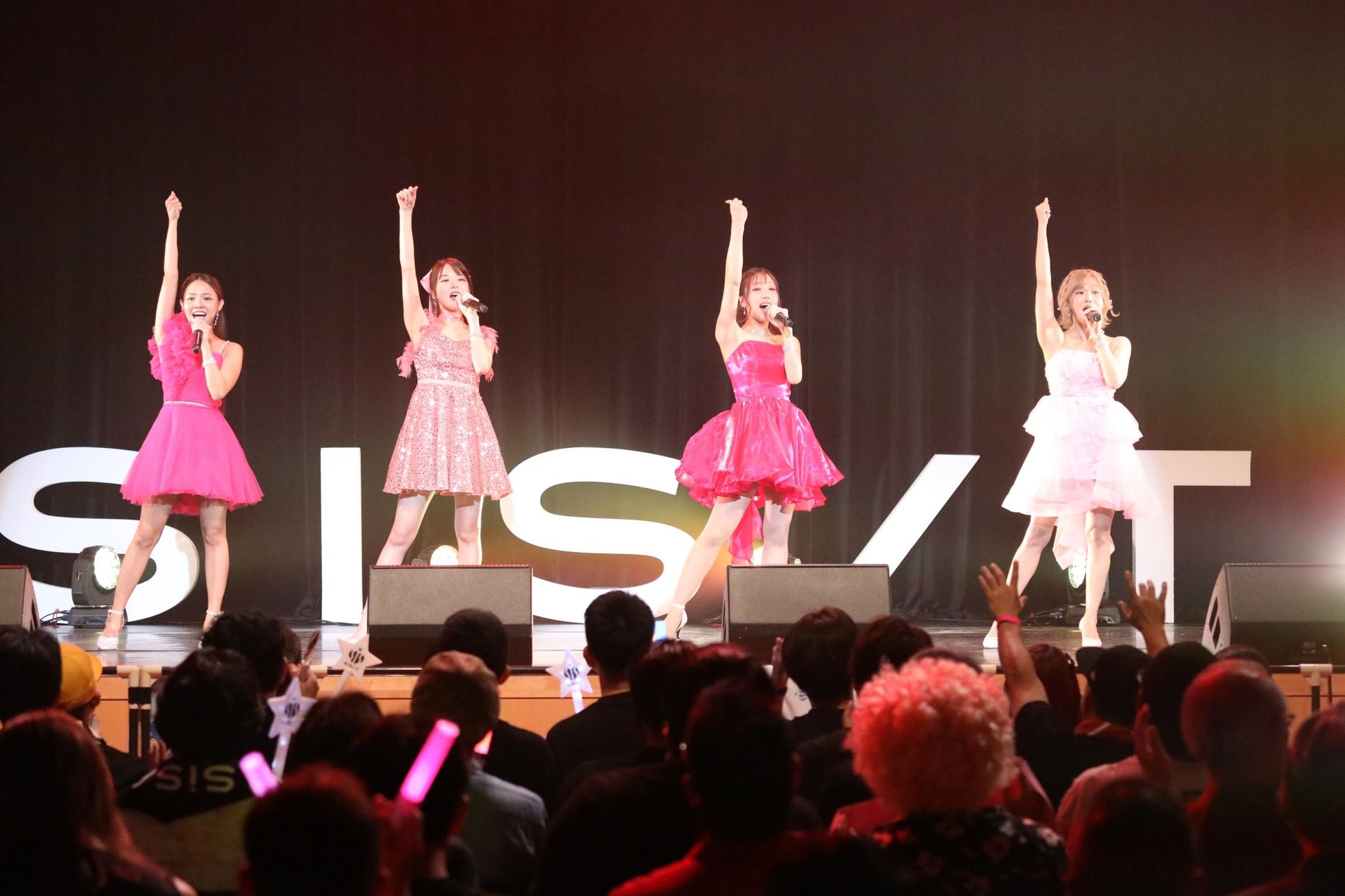 「真空ジェシカ VS イルカ in 新江ノ島水族館」会場チケット完売！大好評につきアーカイブ配信決定！！