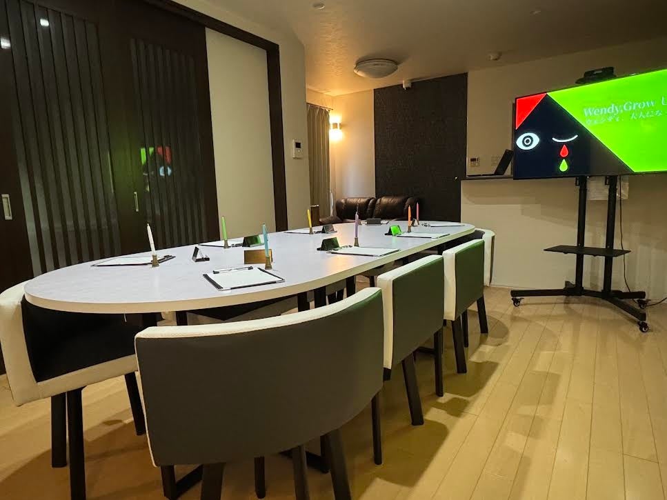 ”TOMORROW X TOGETHER”の”HUENINGKAI”がアンバサダーを務める”DERMAFIRM”が高純度ペプチドの新商品「PEPTOLOGY」を遂に日本のオフライン店舗で発売開始!