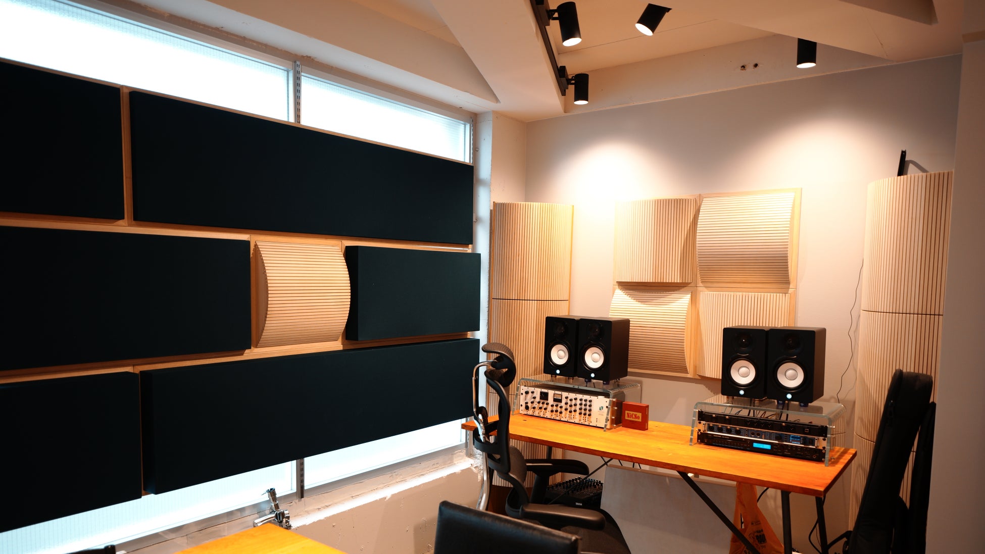 『空の軌跡 the 1st』発売記念――アリシア女王陛下と高速巡洋艦《アルセイユ》をモチーフにした腕時計が登場