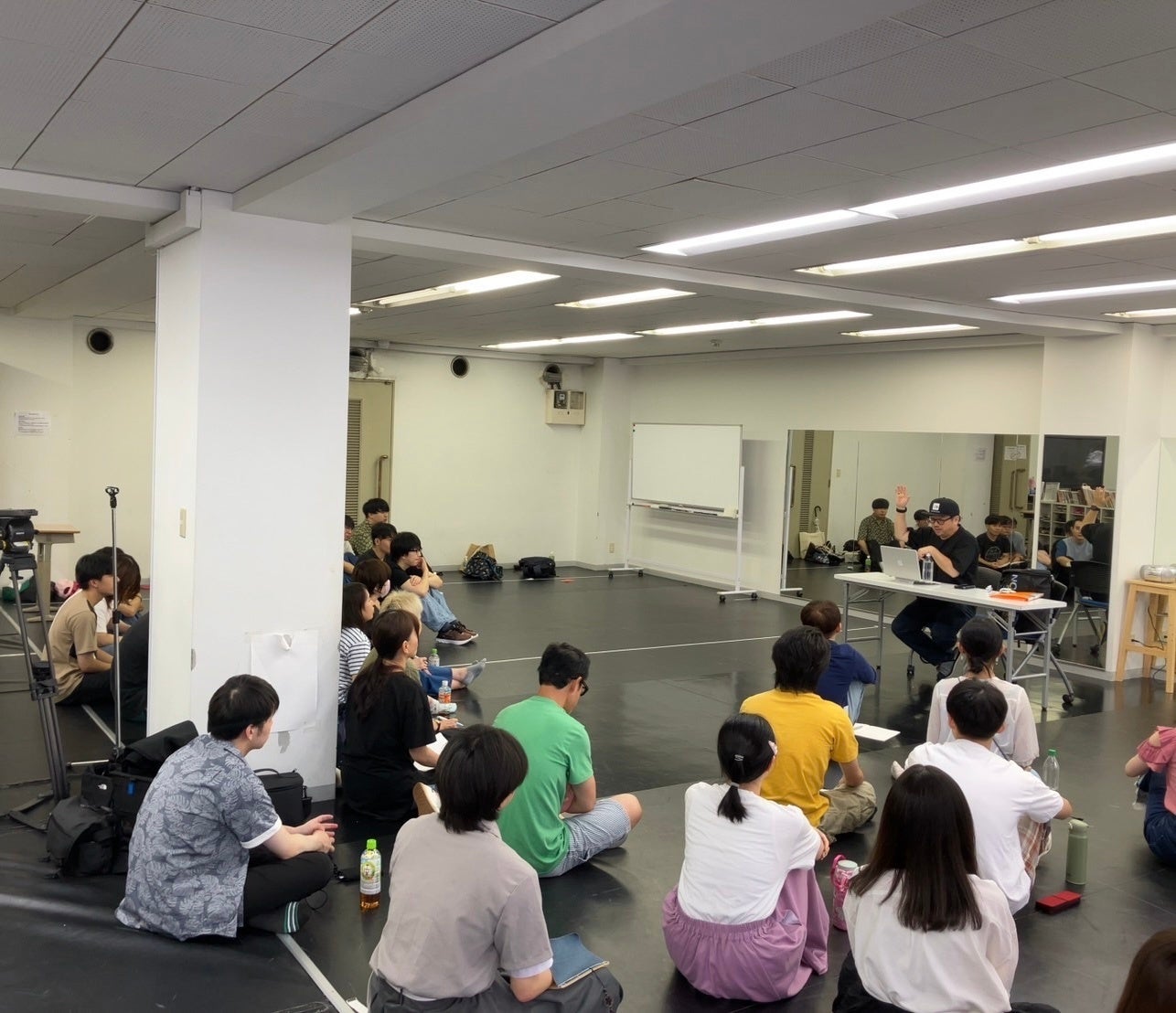 2.5次元タレントグループ・シクフォニ 初の冠配信バラエティ番組をニコニコで全3回生配信 初回は9/30、ゲスト 綾小路 翔&MCは鬼龍院 翔