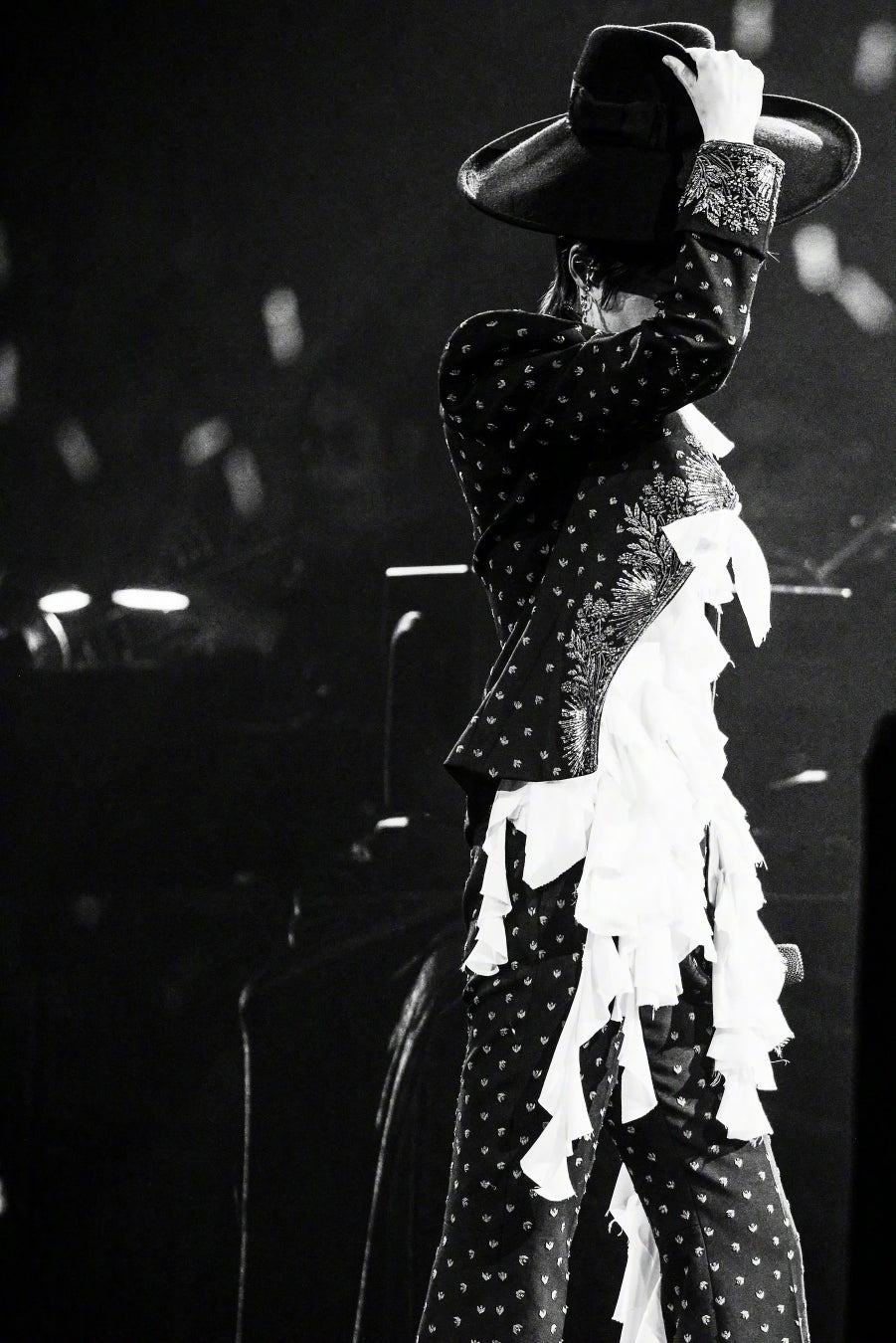 BLACK BALLOON MARKET限定！YouTube登録者数 315万人超のエンターテインメントチーム「2BRO.」の新作アパレルが登場！