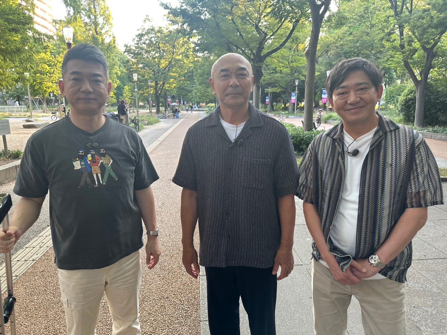 話題の“オーラルエステ”でおっさん阿鼻叫喚！？ 黒田はマイナス５歳若返り＆高橋克実は小顔に変身！？　靭公園界隈をおっさんぽ