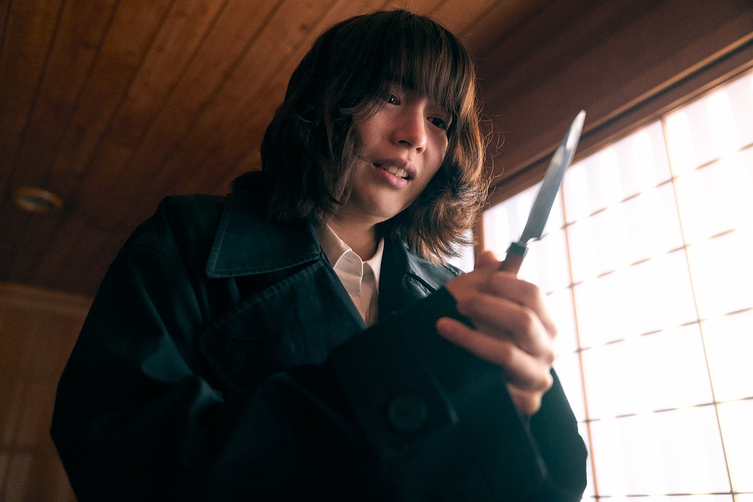 美しき復讐劇がついに開幕！“ダークヒーロー”演じるのんに視聴者も衝撃「のんのイメージひっくり返った」「想像超えてる」＜ABEMAオリジナルドラマ『MISS KING / ミス・キング』第1話＞