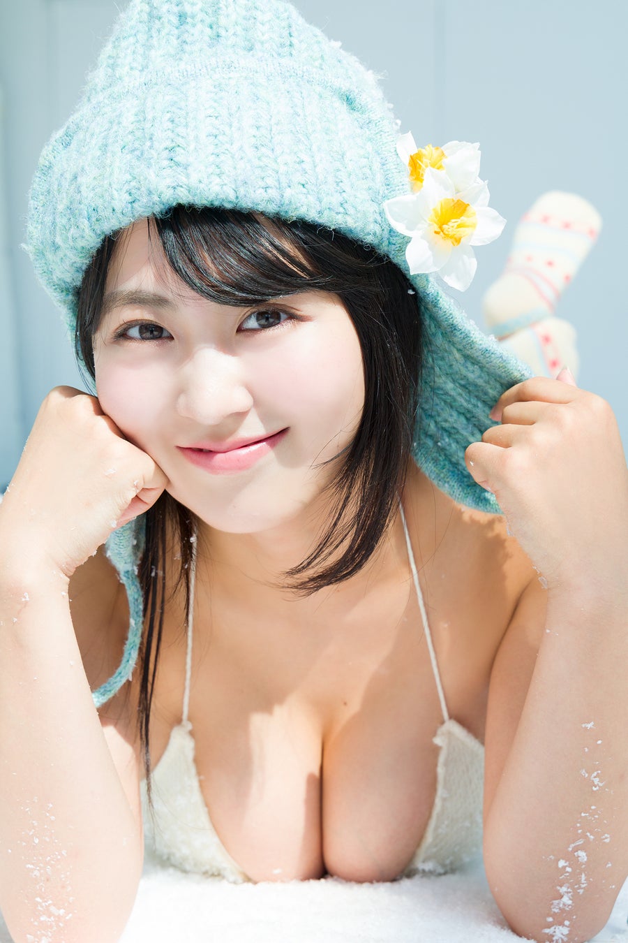 ド迫力のA3判!!季節を彩る“花”にちなんだ衣装とシチュエーションで12か月分を撮影！『福井梨莉華カレンダーブック2026』11月21日（金）発売決定！