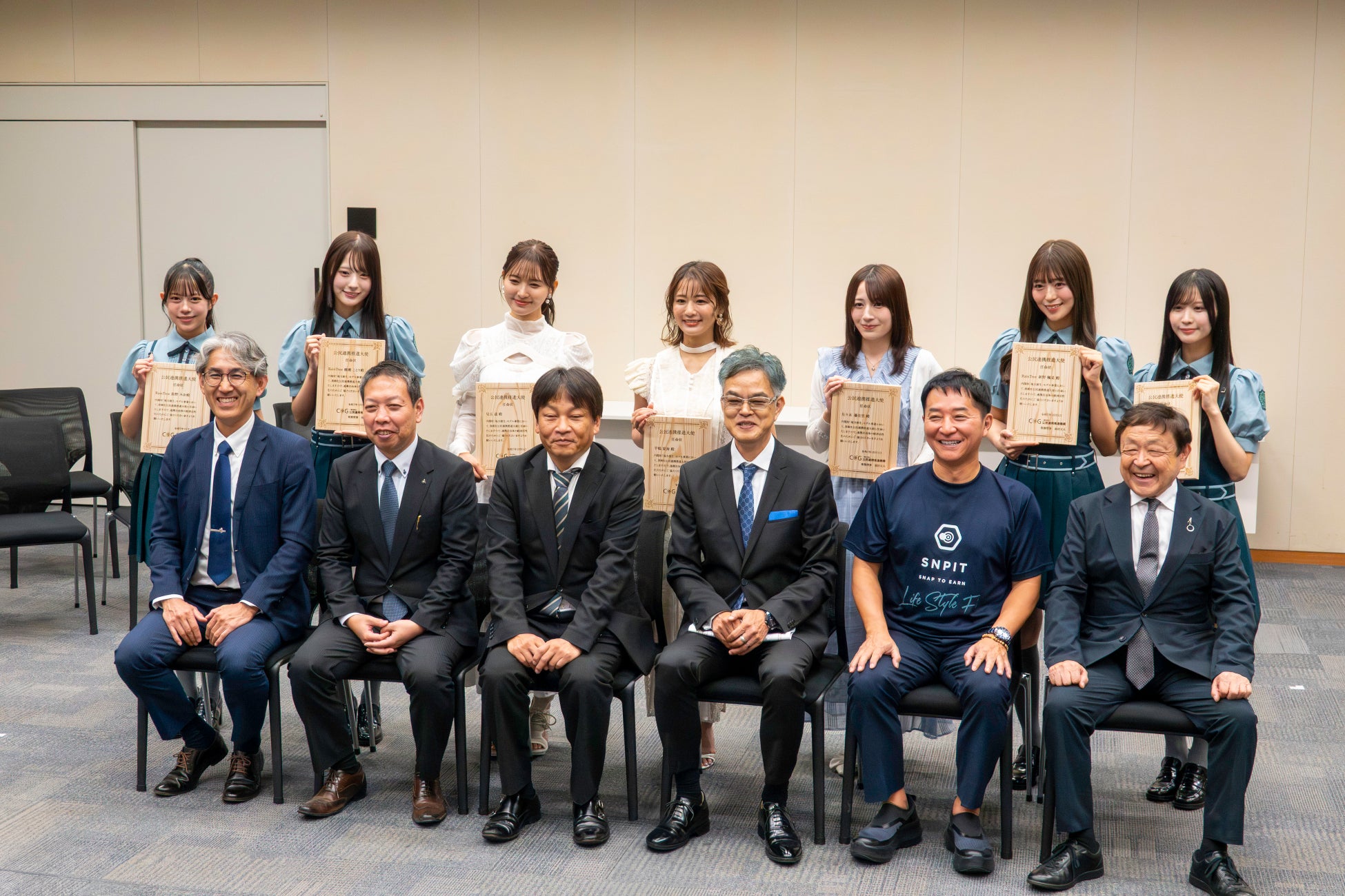 ハンドメイド大好きの北川景子さんが、前号から連載をスタートした人気手芸雑誌『COTTON TIME』。11月号(10/7発売)では、北川さんが付録「リバティ・ファブリックス」の生地も特別監修!