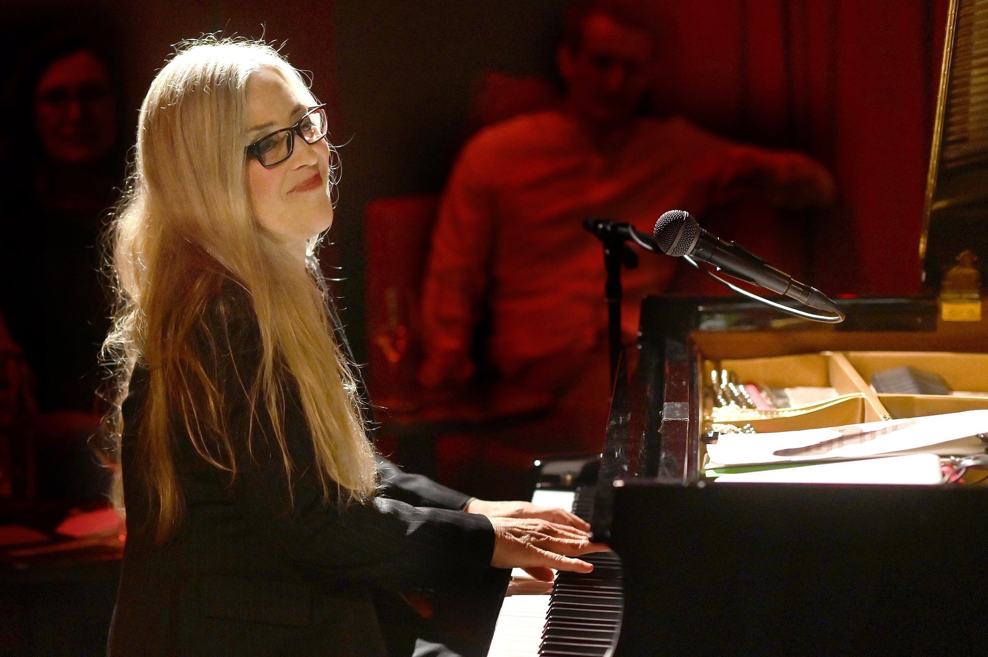 〈世界最強のHMバンド結成50周年記念〉全メタルファンが刮目する完全版ビジュアルブック『アイアン・メイデン　オフィシャル・ビジュアル・ヒストリー』本国版発売＆新ビジュアルが続々登場！