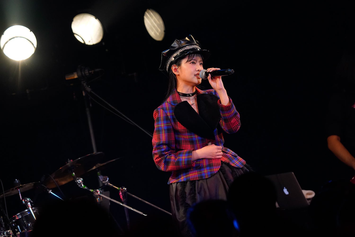 人気ダンサー／振付師 yurinasia、TBS「THE TIME,」に生出演 — 「シマエナガ体操」を初披露！