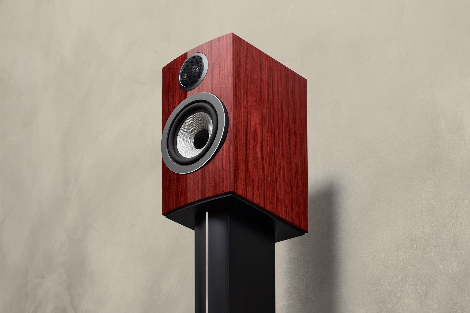 ベース・マガジン2025年11月号には、LITE・JunIzawaとGLAY・JIROによるツイン・ベース・バンド“CONTRASTZ”が表紙巻頭で登場!