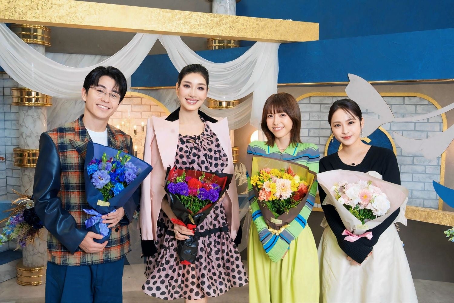 伍代夏子特別防犯支援官が啓発ステージ 歌と共に防犯メッセージを発信