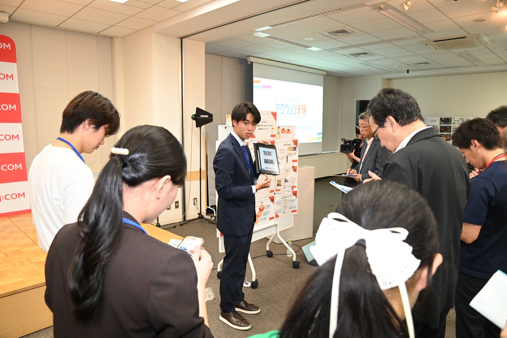 ILLITとのコラボウェブトゥーン『夏の月: ザ・キュプリズ』世界6地域にて配信開始。「魔法少女」の呪文をかける!