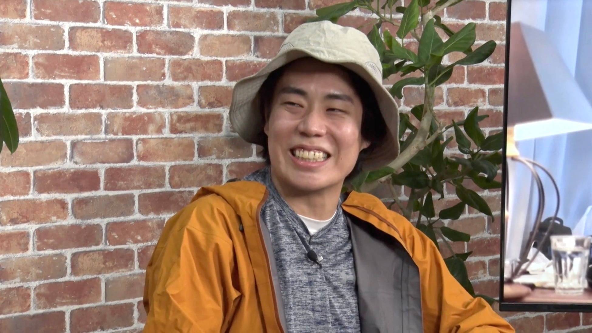 令和ロマン・くるま、番組スタッフの珍行動に「信用がない」海外の飲食店での恐怖体験やひろゆきとの裏側エピソードを明かす「M-1の話、1から100まで聞かれた」『世界の果てに、くるま置いてきた』特別生配信