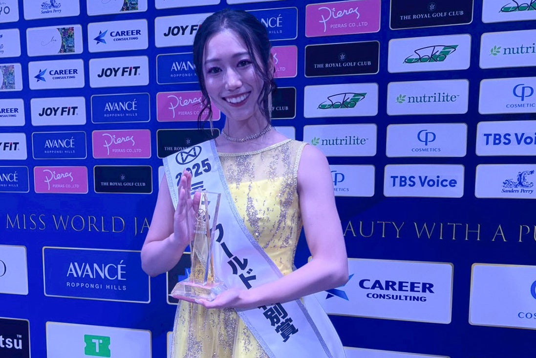 【山崎貴監督・樋口真嗣監督も推薦】約半世紀以上にわたる “『スター・ウォーズ』”と生きた時代を振り返る『STAR WARS　YEAR BY YEAR　～『スター・ウォーズ』の全歴史～』が発売！