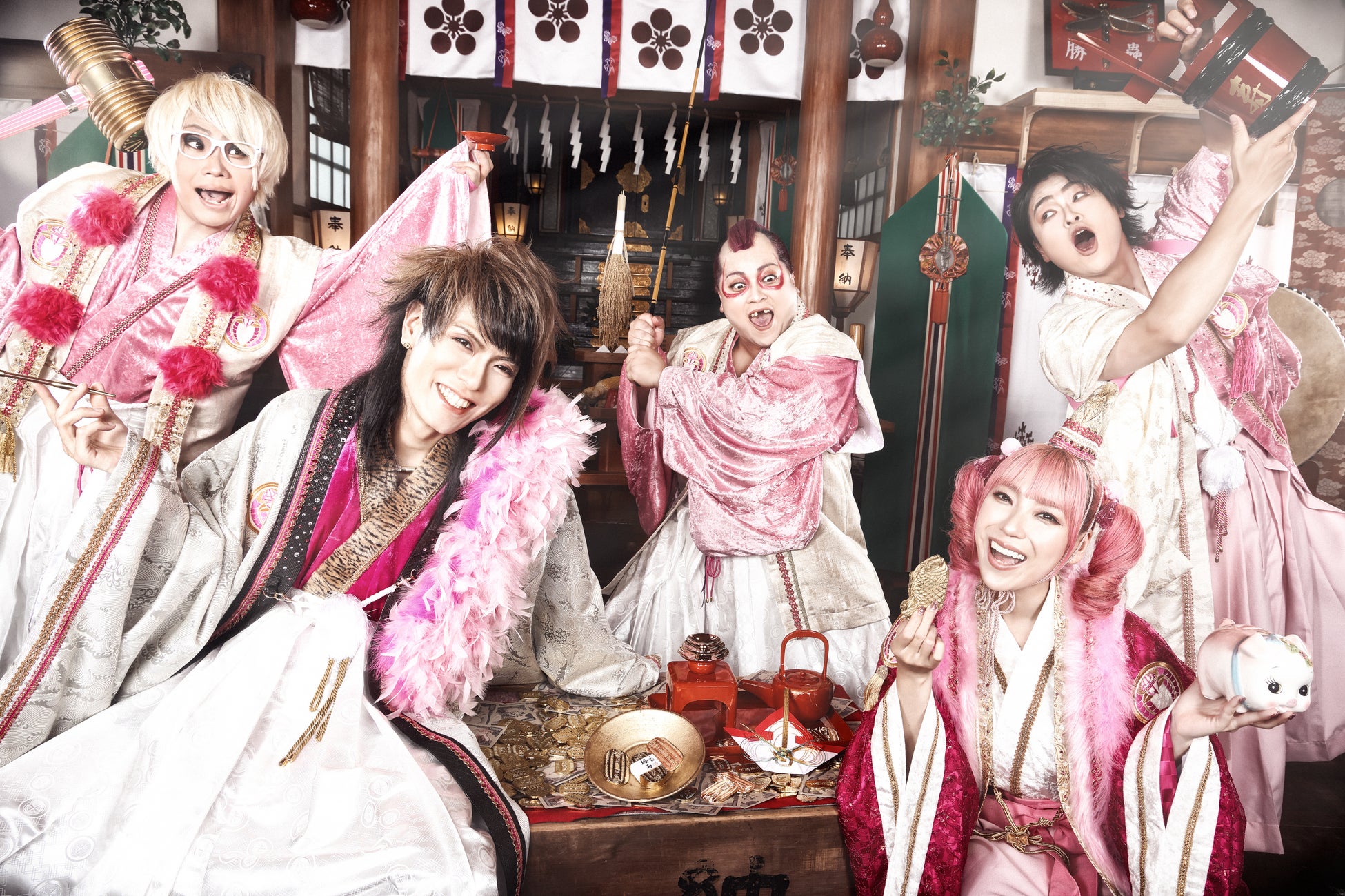 Toi Toi Toi、主催単独公演『Trick or Toi Toi Toi』を開催!同日配信リリースの最新曲「Fortune World」を一夜限りのハロウィンコスプレ衣装で披露