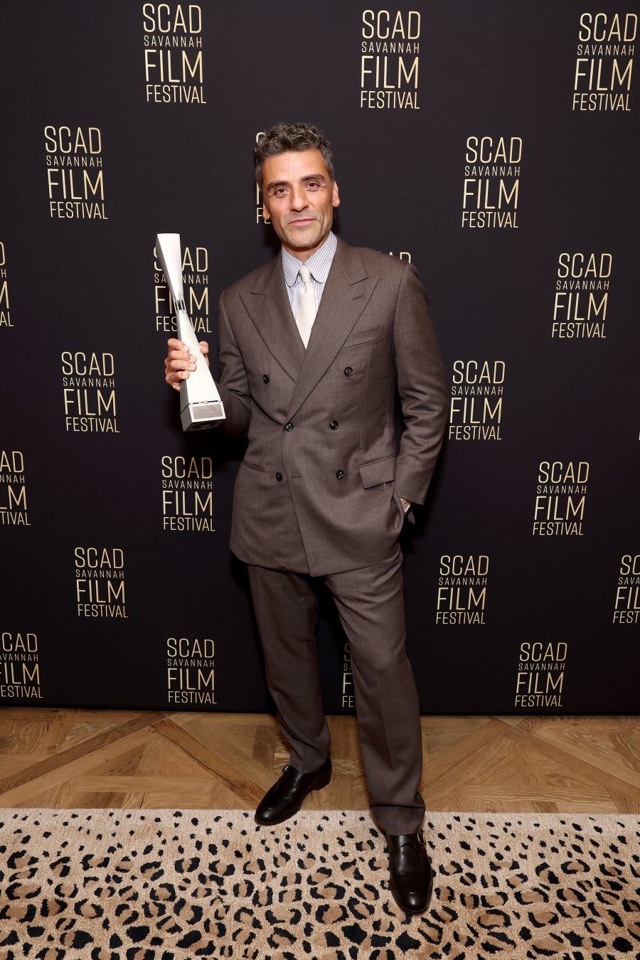 羽多野渉さんと寺島拓篤さんによる番組『羽多野・寺島 Radio 2D LOVE』の2025年10月18日開催イベントの模様をお届け！ ゲストは西山宏太朗さん！ 現在アーカイブ配信中!!