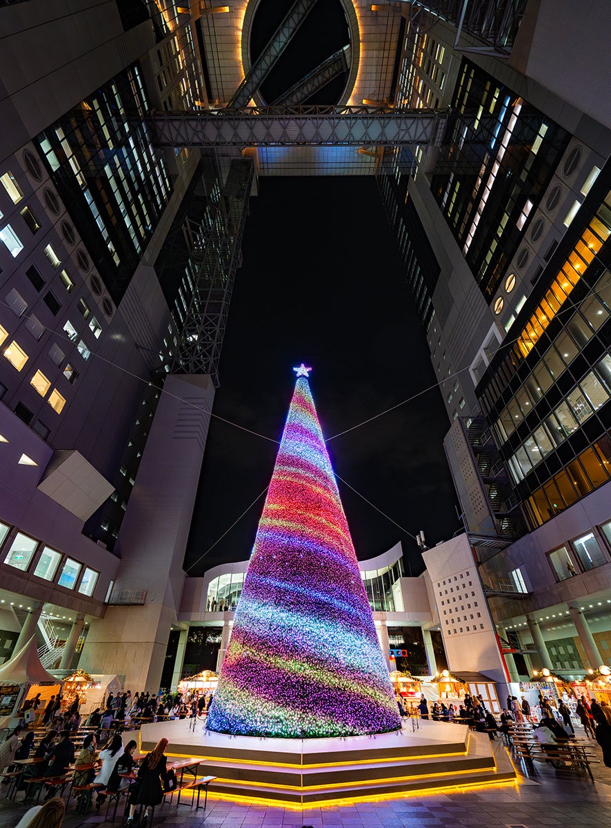【11/14(金)・15(土)】高さ25mの光のツリーが輝く！幻想のサーカスが夜空に舞う「UMEDA SKY BUILDING Christmas 2025」点灯式のご案内