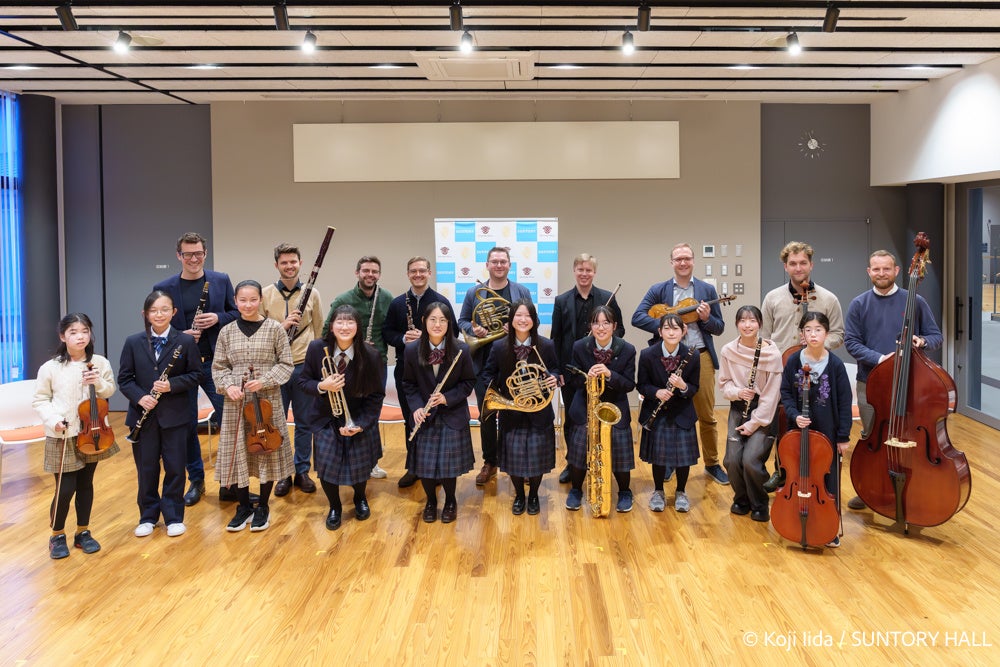 テレビのアテンションデータを取得するREVISIO×映像プロダクションAOI Pro.「日経電子版 法人契約」の新CMを制作