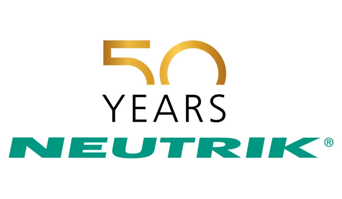 Iron Maiden 結成50周年を記念したシグネイチャーギター&ベース コレクションを発表