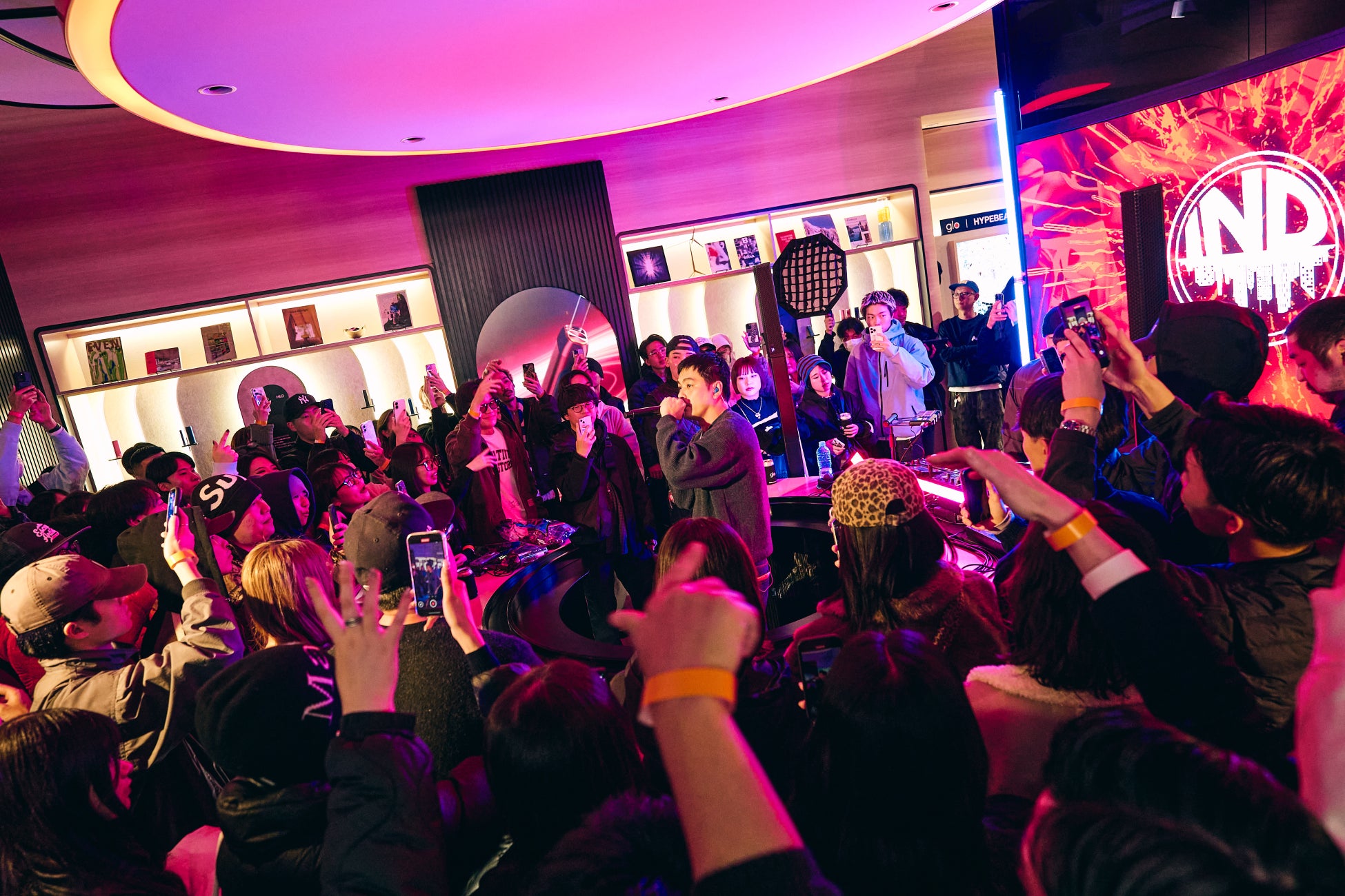 銀座発・音楽で体感する“ひと目惚れ”。glo™ × Hypebeastが仕掛けた一夜限りのHIPHOPナイト「LOVE AT FIRST」レポート