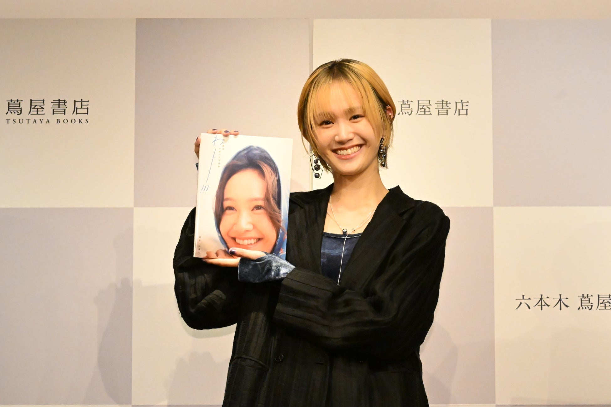 尾碕真花と映画監督・枝優花が韓国で“2人旅”！ セカンド写真集は素を最大限に引き出した「大好きな人たちとの旅の思い出アルバム」のような仕上がりに
