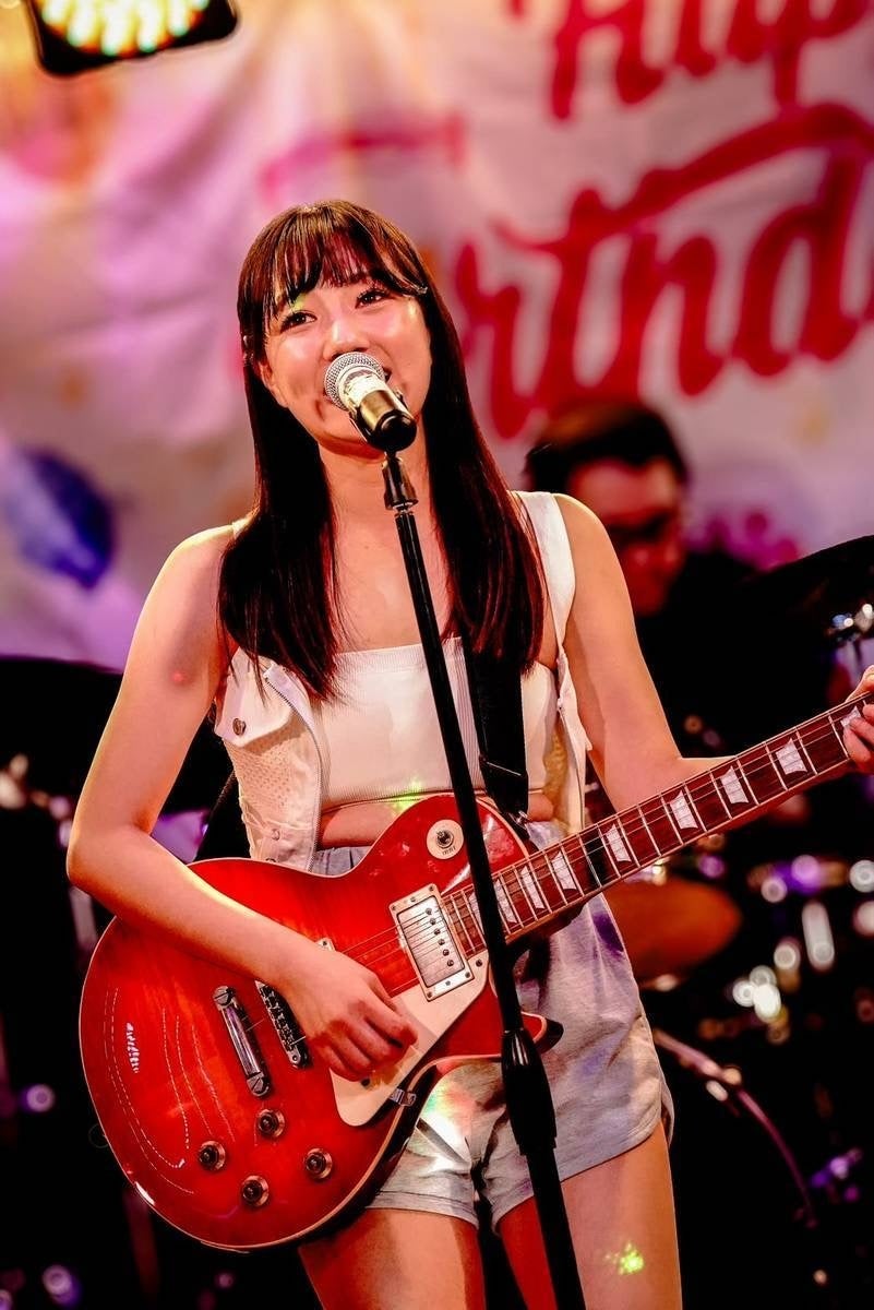 「仮面ライダーガヴ」ニエルブ・ストマック役にて出演し話題沸騰中の滝澤諒が『青の洞窟 SHIBUYA』内のウィンターソングとしても流れている「君がくれた約束」をデジタルリリース！