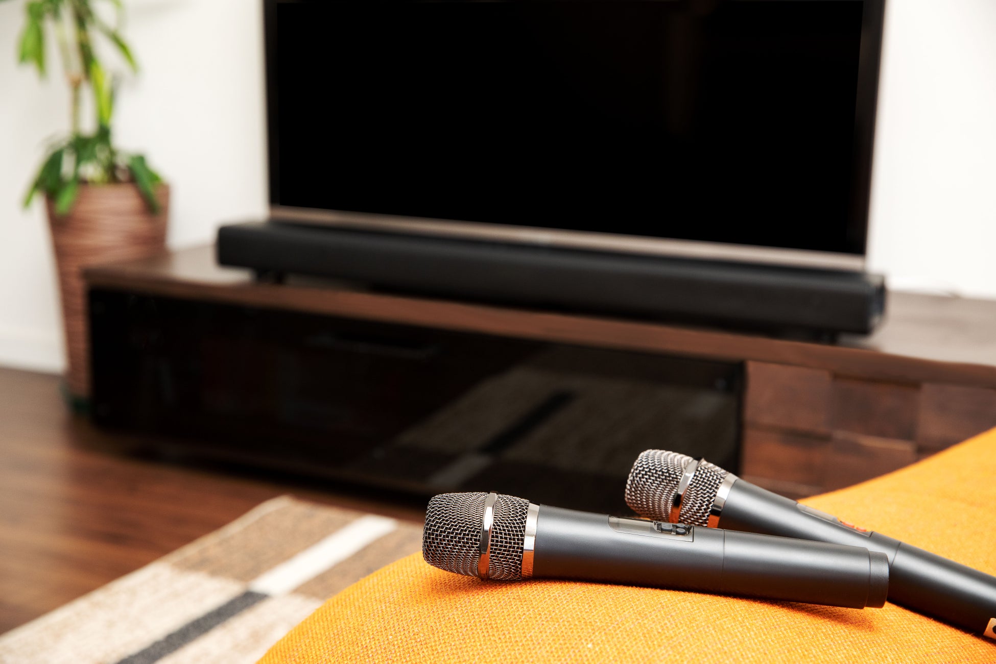 家庭用カラオケサウンドバー　BSフジショッピングで発売！