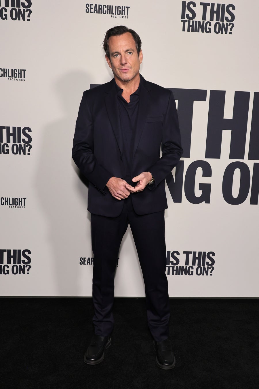 【ロロ・ピアーナ】 ウィル・アーネットが、映画『これって生きてる？』のロサンゼルスプレミアにてロロ・ピアーナを着用