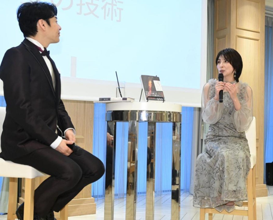 【女優:奥菜恵】出演『愛をつくる技術』（KADOKAWA）出版記念セレモニーが終了