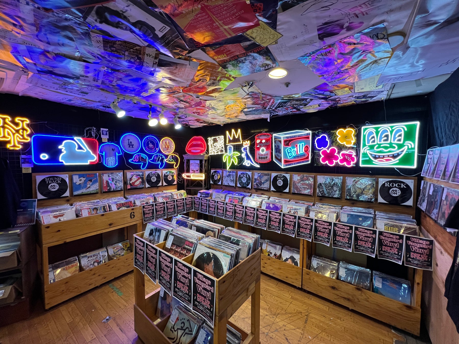 MION、ヴィレッジヴァンガード下北沢店ポップアップイベント「VILLAGE VANGUARD VINYL POP-UP EVENT!!」にレコード提供で参画