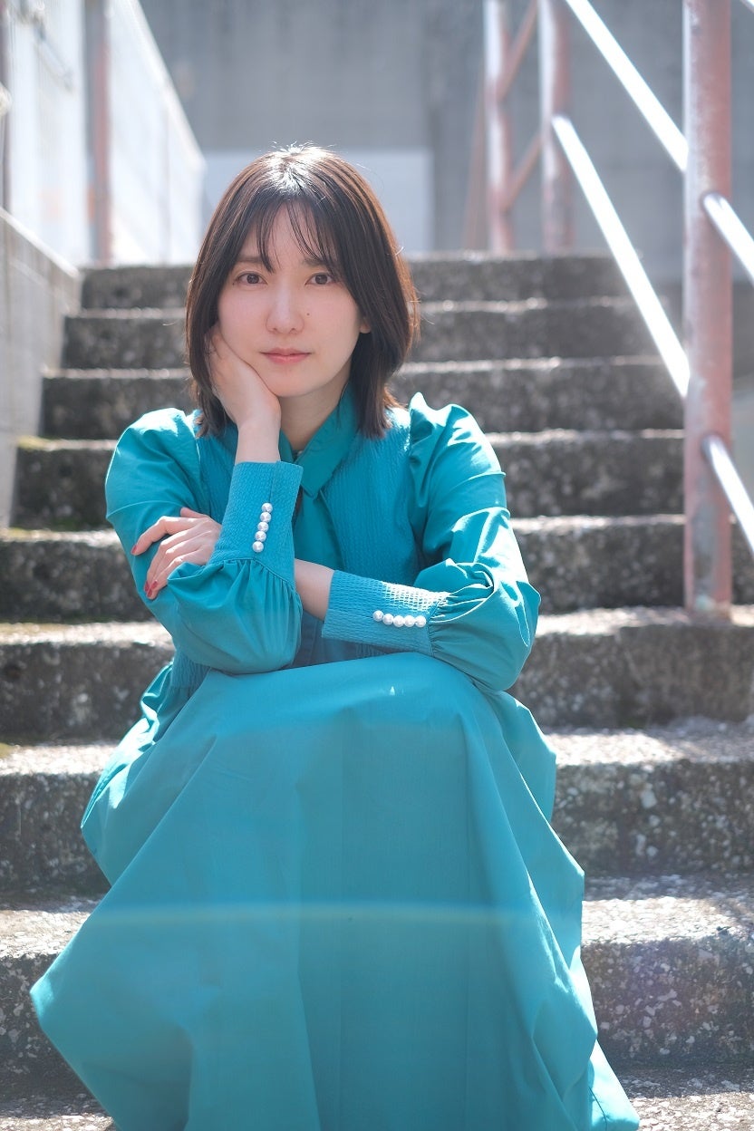 南壽あさ子　４ｔｈアルバム『ＡＭＵＬＥＴ』収録曲「オン・ザ・スクリーン」が縦型ホラーショートドラマ「闇に光」の主題歌に決定！！ドラマは佐野史郎、大沢健主演のアブジェクトホラー