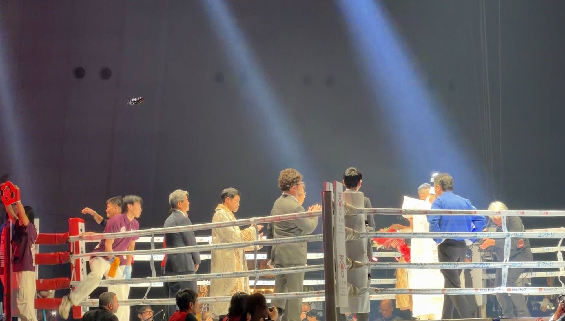 大きな注目を集めた聖飢魔II VS BABYMETAL、HR/HM界の悪魔と神による奇跡のジョイントギグ。感動のフィナーレを迎えた2日目の模様をレポート