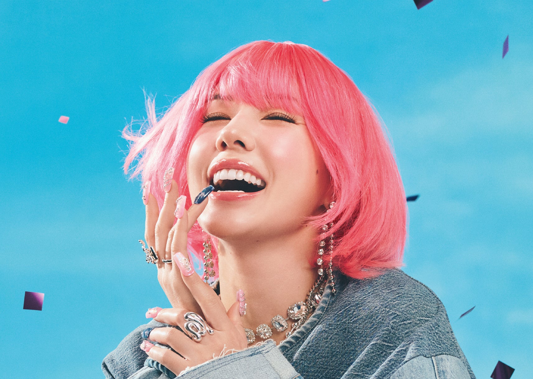 鈴木亮平さんが出演するスポーツくじ ＭＥＧＡ ＢＩＧ新ＴＶ-ＣＭ 『１２億の案内人億山・徳を積む』篇２０２６年１月４日(日)から放映開始 ＣＭ撮影メイキング・インタビューを公開