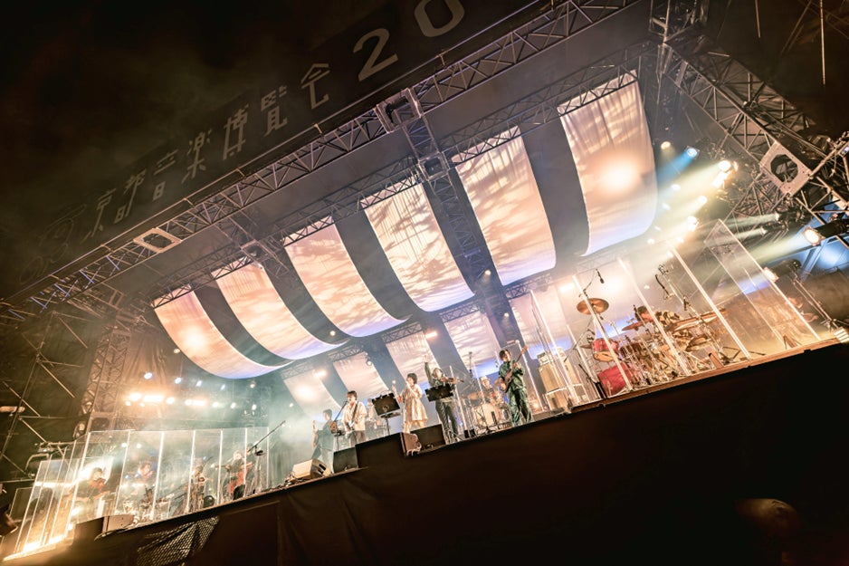 UPDATER、「くるり」の野外音楽イベントでステージエリア電力のCO2排出量実質ゼロを実現