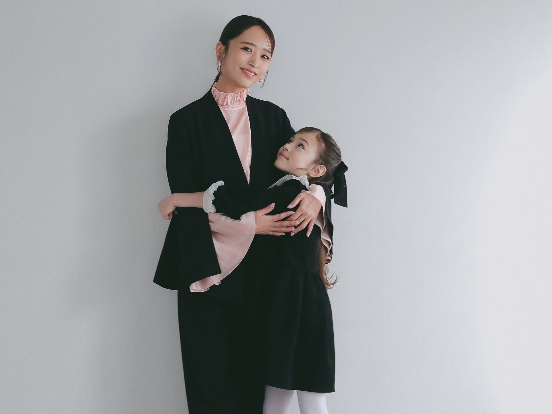 近藤千尋プロデュースブランド「AJUGA.（アジュガ）」より初となる卒園・入学向けセレモニーアイテム9型を1/13（火）より発売