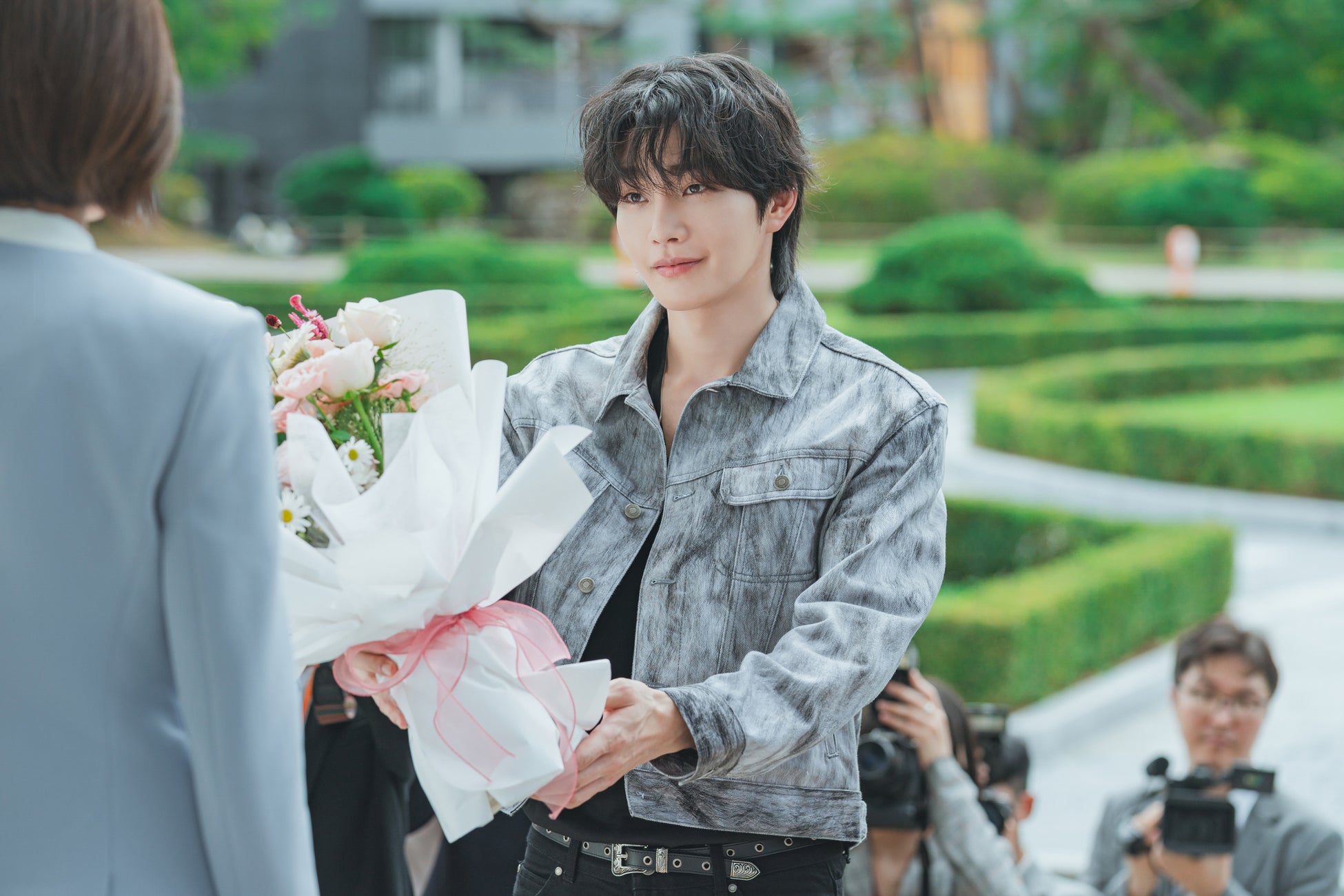 “推し”がまさかの殺人事件の容疑者に！？“ミステリーラブロマンス”ドラマ『アイドルアイ』2月15日（日）まで、最終回を含む全12話を期間限定で無料配信