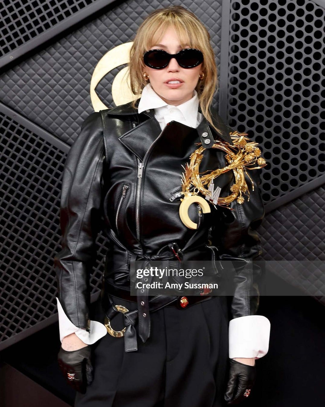 マイリー・サイラスがポメラートのジュエリーをまといグラミー賞2026授賞式に登場