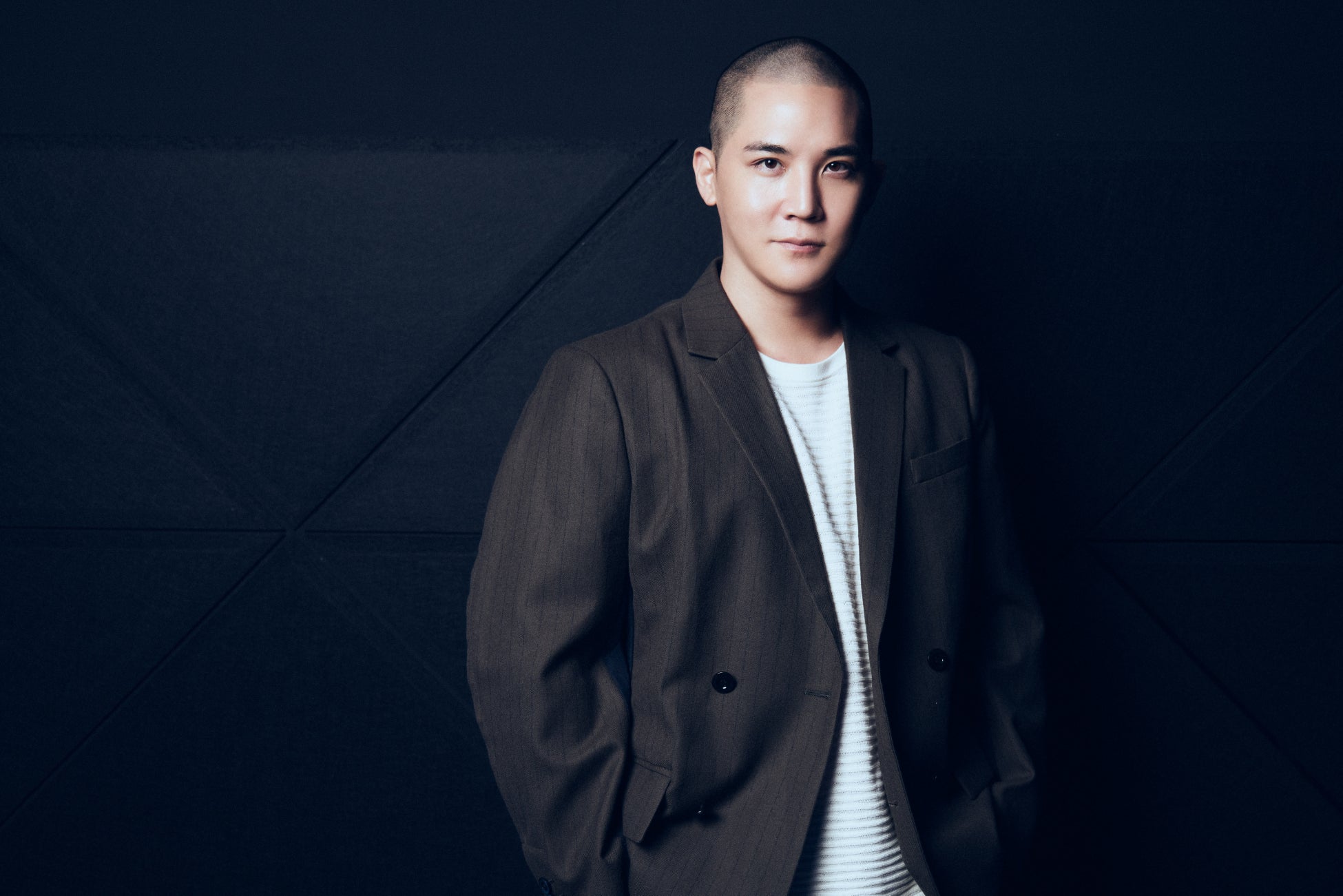 XG エグゼクティブプロデューサー・JAKOPS (SIMON)が貴重なラジオ出演！　なぜXGは世界に届いたのか？　自身のルーツについても。