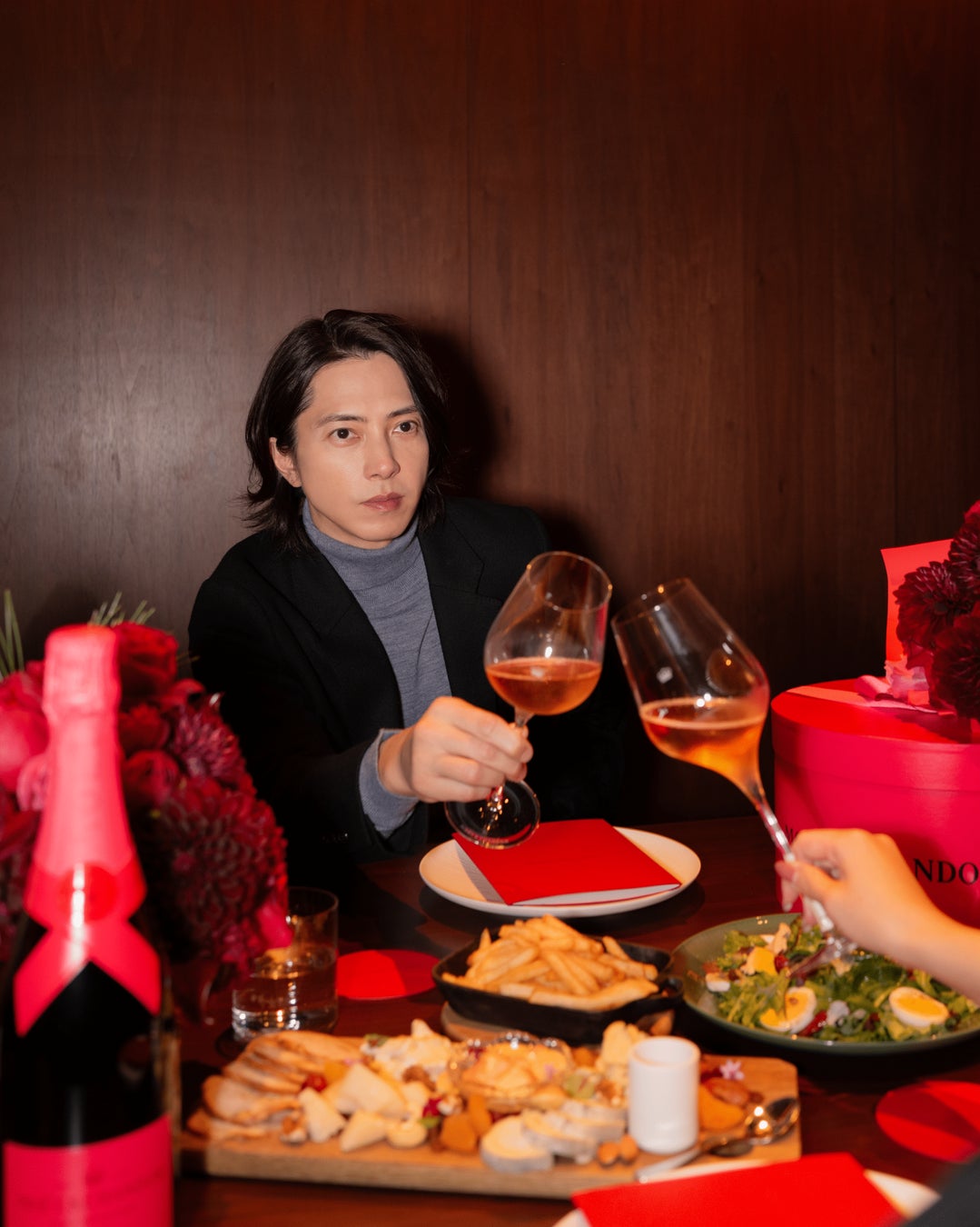 想いを贈り、分かち合う モエ・エ・シャンドン “SHARE THE LOVE” コレクション モエ・エ・シャンドン フレンズ オブ ザ ハウス 山下智久さんバレンタインビジュアル公開