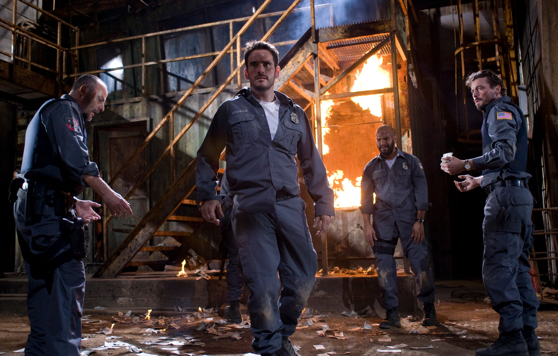 【本編無料公開】人気犯罪アクション『アーマード　武装地帯』を、咲野俊介、菅生隆之ら豪華声優陣が出演する吹替版で2/13（金）21:00～期間限定無料公開！