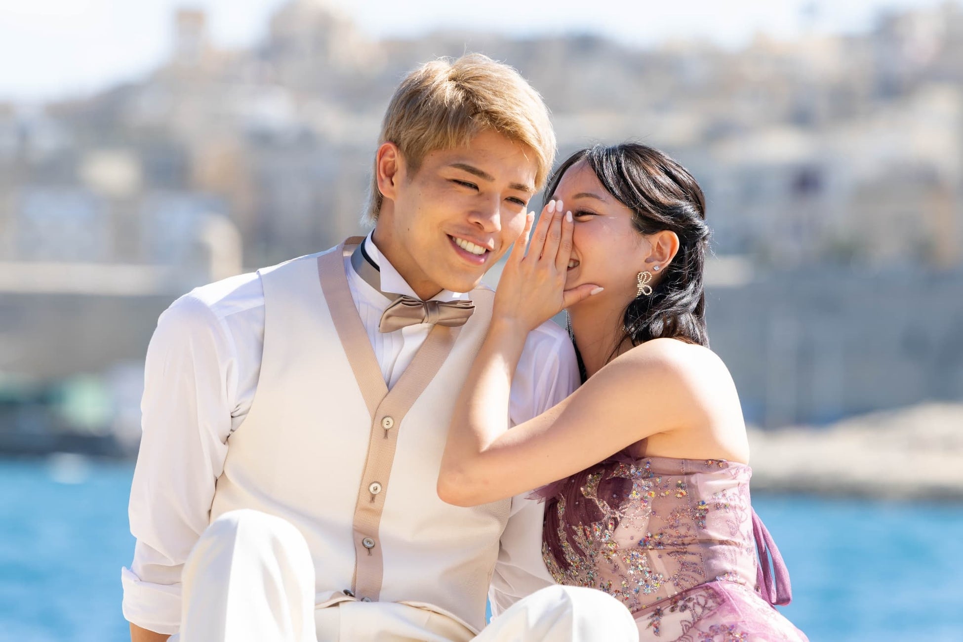 元AKB48が格闘家に“甘い囁き” 霜降り明星・せいや「なにそのテクニック」 指挟みキス、鼻ディープ…ハイスピード展開にスタジオ驚愕