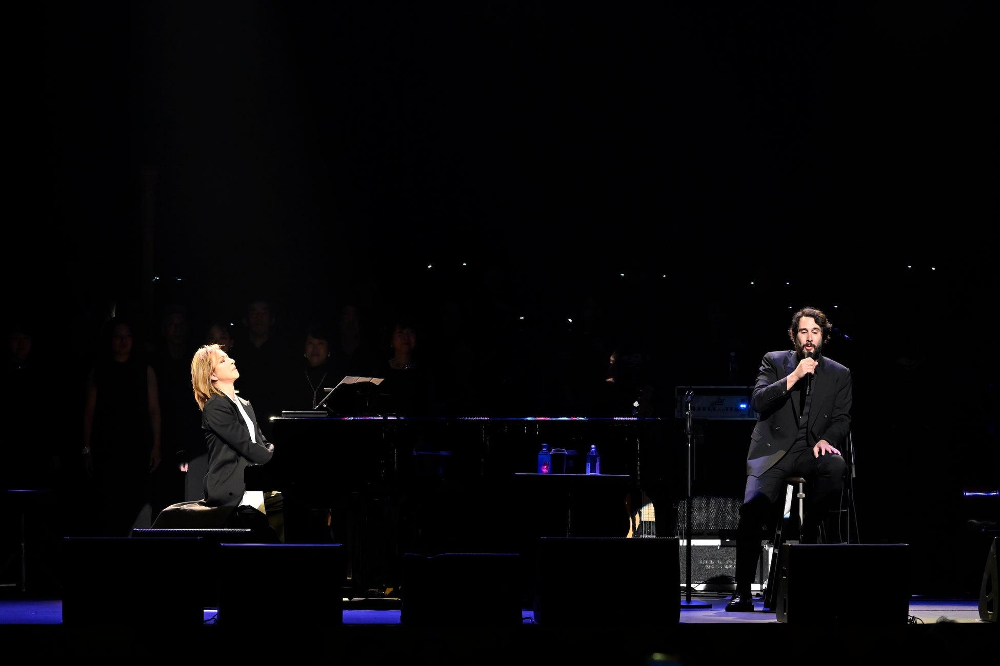YOSHIKI×ジョシュ・グローバン　名曲「ENDLESS RAIN」を披露　盟友ジョシュの15年ぶり来日公演初日に実現したスペシャル共演
